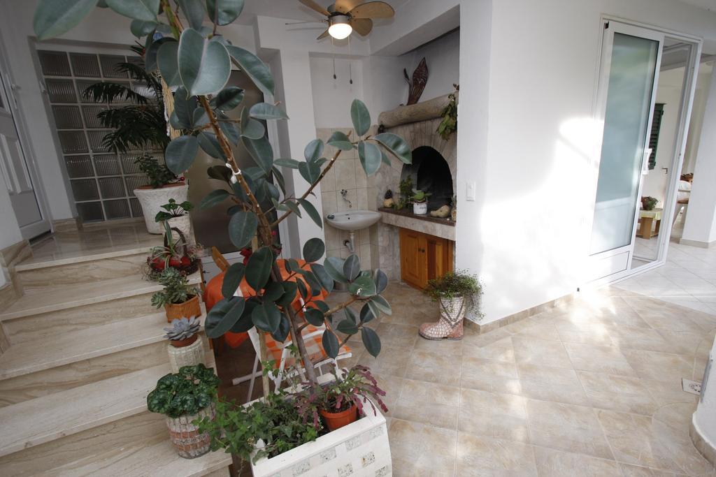 Apartments Delfin Tučepi الغرفة الصورة